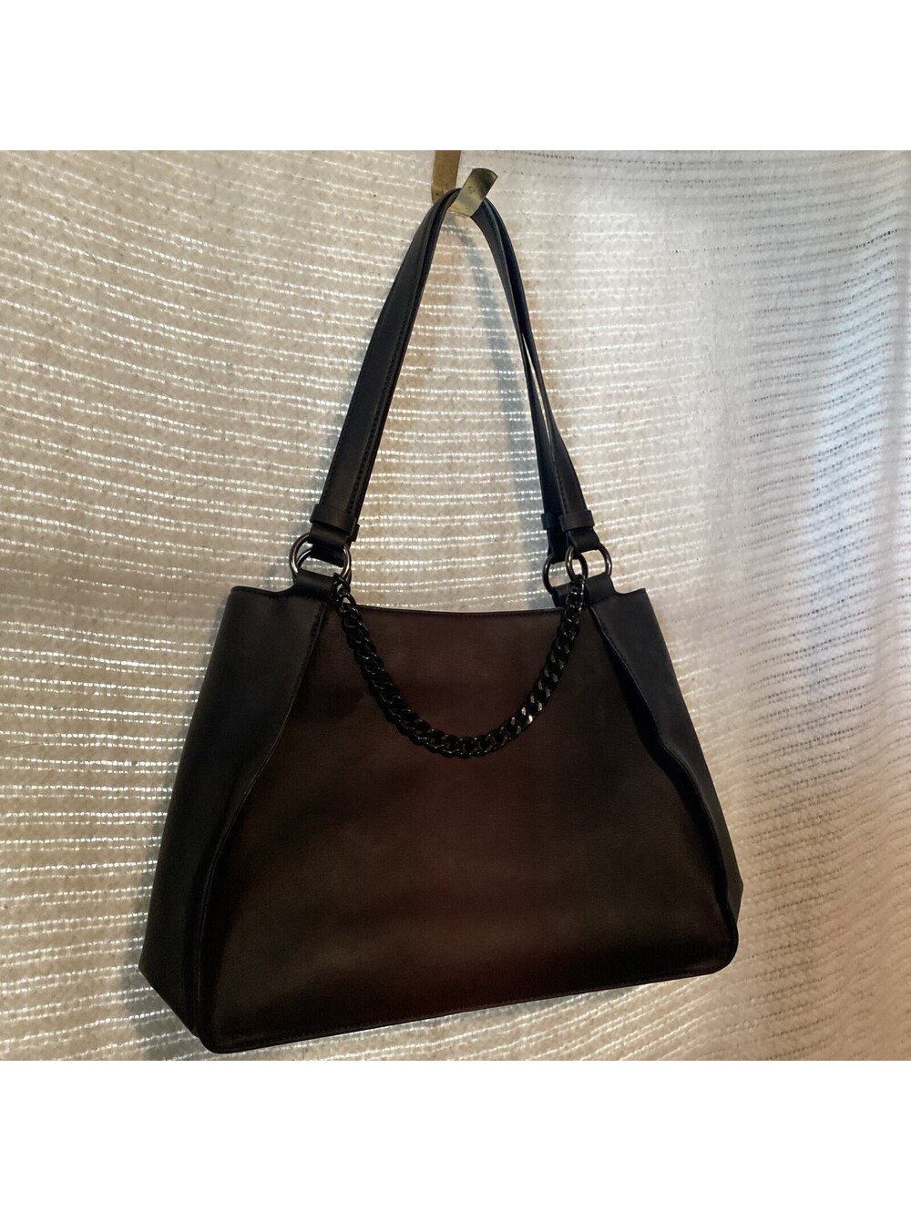 Simply Vera Wang Harley Chain Tote Bag Handbag Purse VEGAN LEATHER 14"x5"x10